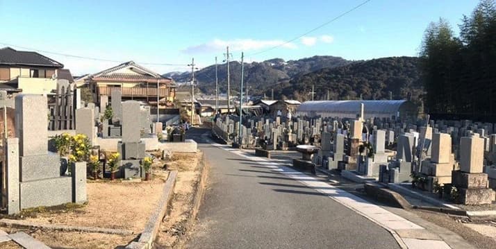善法墓地