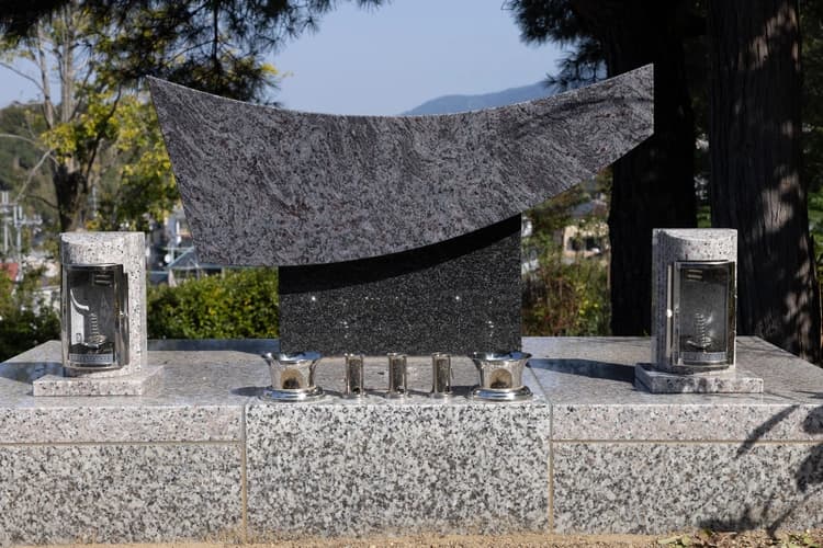 東林院アート廟