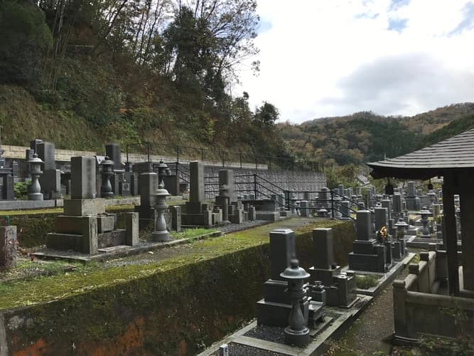 真宗寺墓地