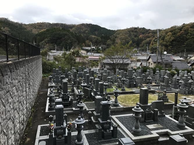 真宗寺墓地