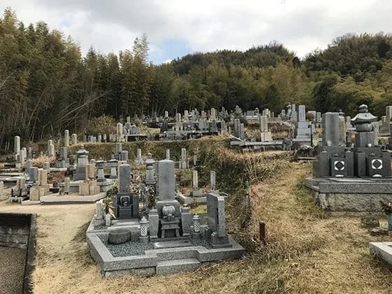綺田墓地