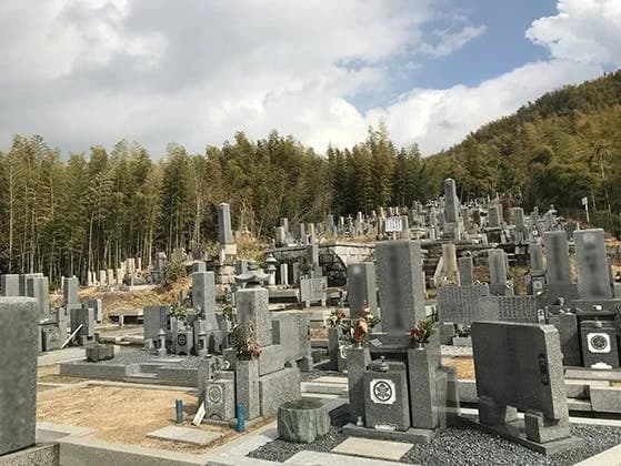 綺田墓地