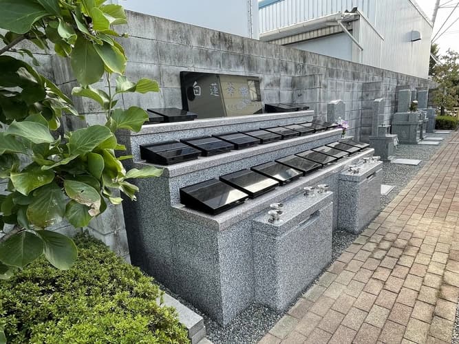 伊丹東霊園 一般墓・樹木葬・永代供養墓