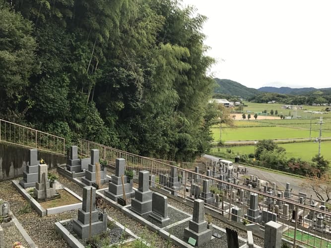 丹波篠山市王地山霊園