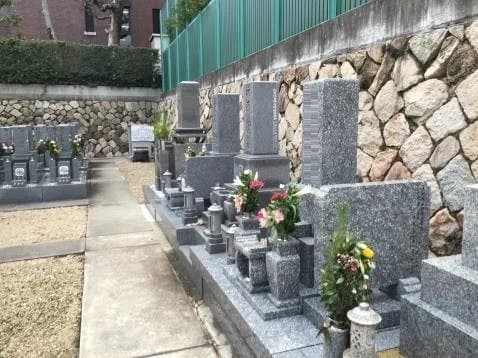 光明寺境内墓地