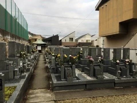 光明寺境内墓地