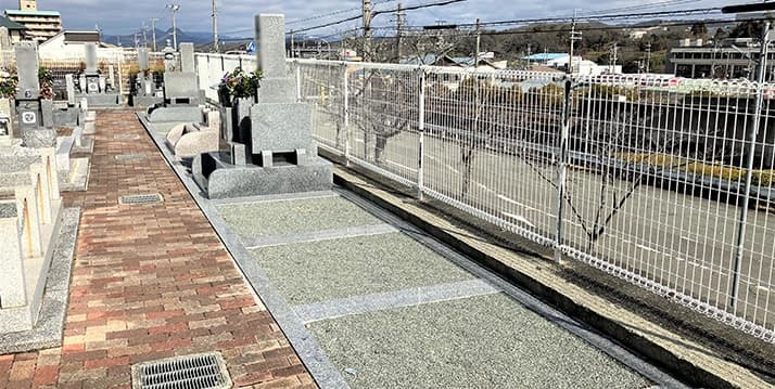 西岡場霊園