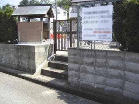 栄東墓地