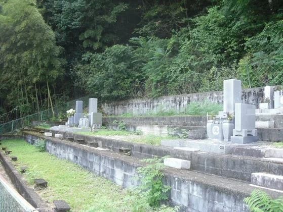 護生寺墓地