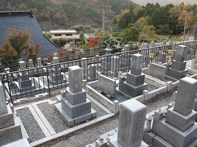 徳林寺墓苑