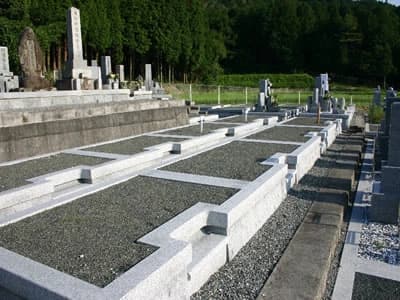 谷川東墓地