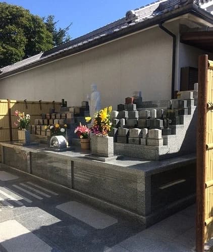 西教寺墓苑
