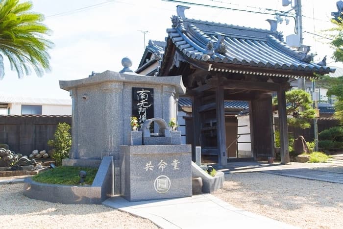 圓勝寺永代供養墓 共命堂