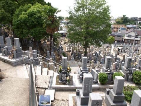 月照寺墓地