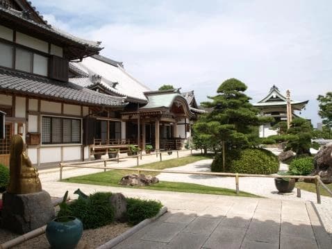 月照寺墓地
