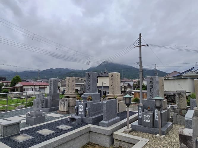 西方寺　良福寺奥院墓地