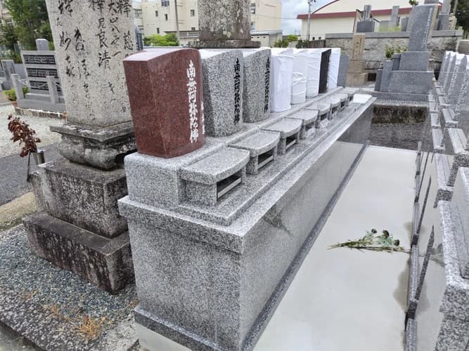 西方寺　良福寺奥院墓地
