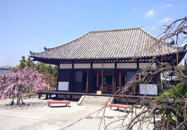 額安寺納骨堂