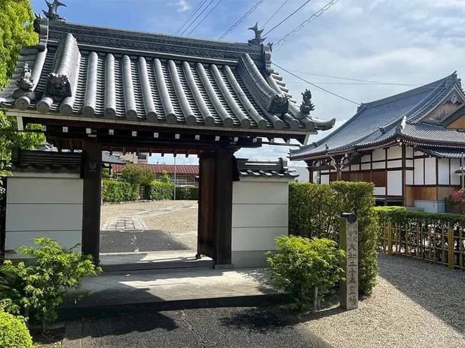 洞泉寺墓地