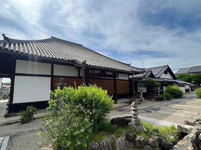 実相寺墓地