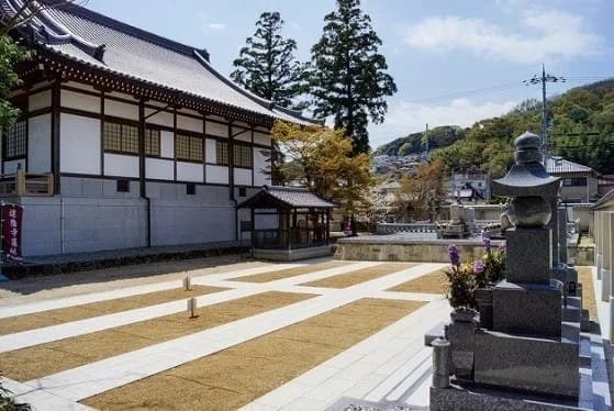 達磨寺墓地