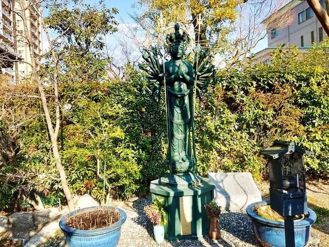 戒琳庵墓地
