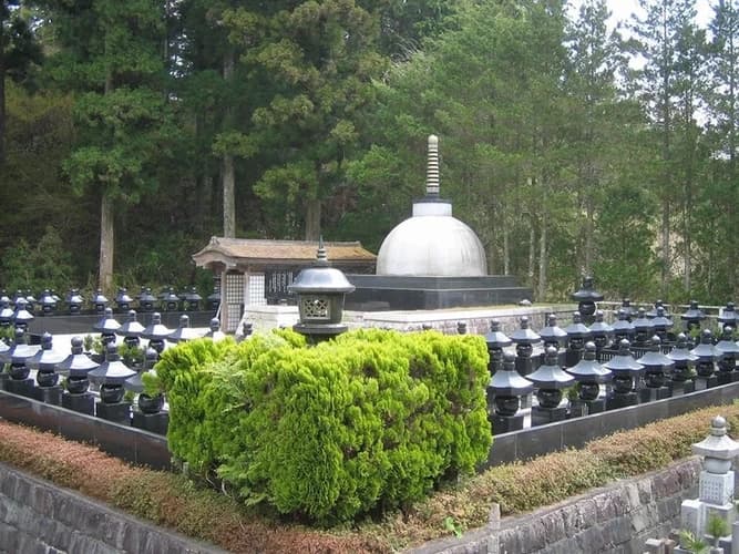 高野山 奥の院 永代供養墓「佛舎利宝塔」