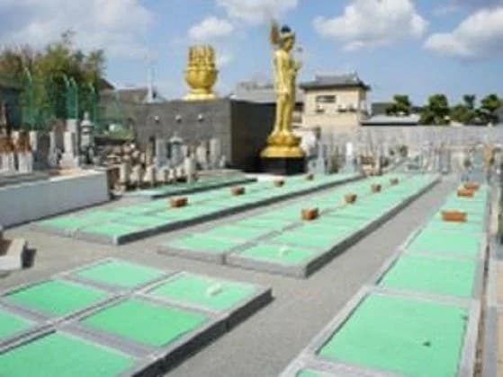 珊瑚寺墓地