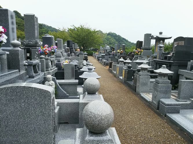 福岡市立 三日月山霊園