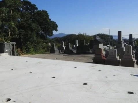新法寺墓苑