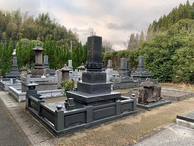 佐伯市床木墓地