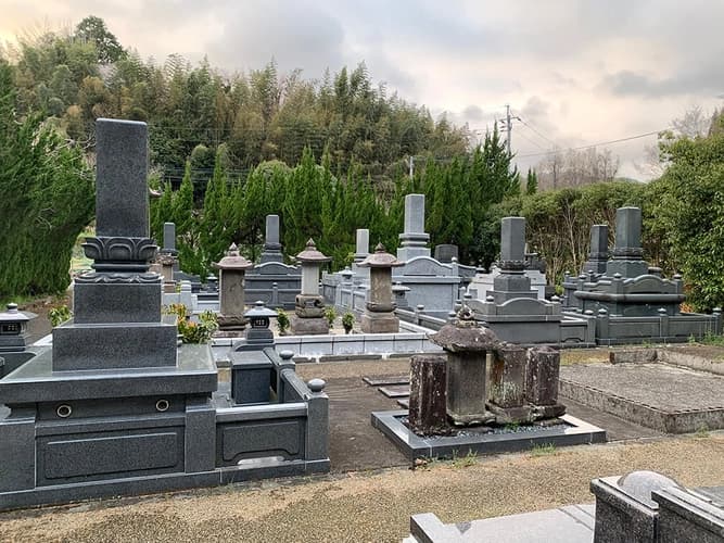 佐伯市床木墓地