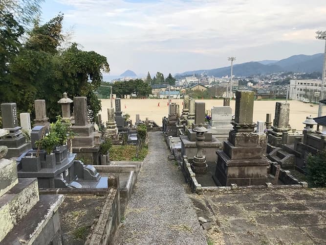 臼杵市営 戸室墓園