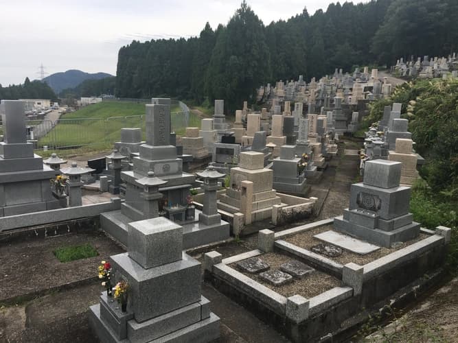南砺市営 井波墓地