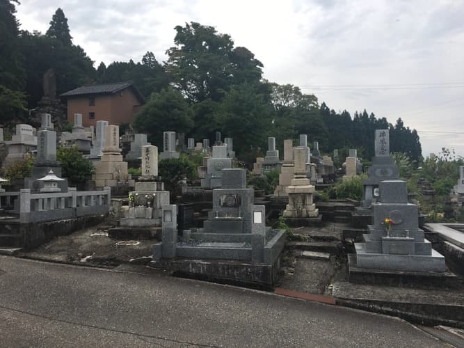 南砺市営 井波墓地