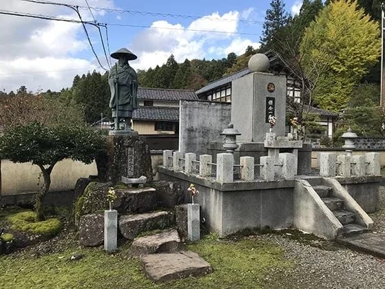 明厳寺 室内お墓「納骨檀」