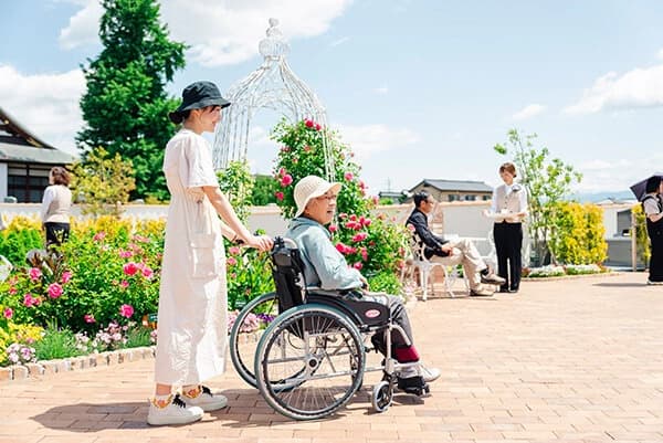 ロイヤルガーデン長野