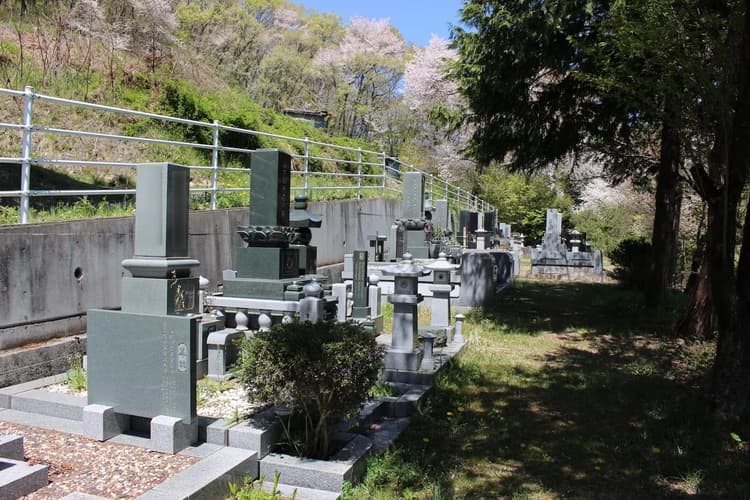 天照寺墓地