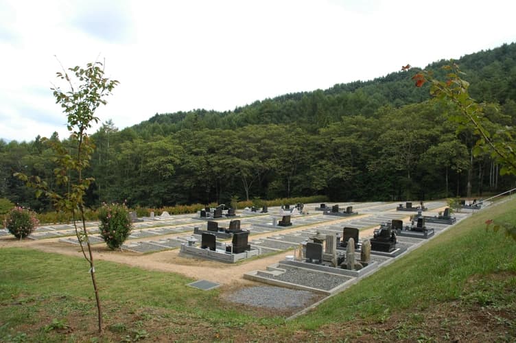 山形村営 なろう原霊園