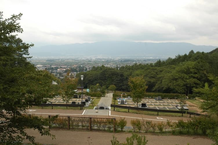 山形村営 なろう原霊園