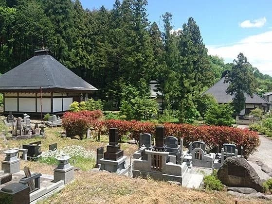 福王寺自由墓苑