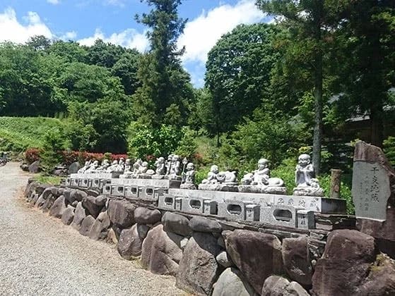 福王寺自由墓苑