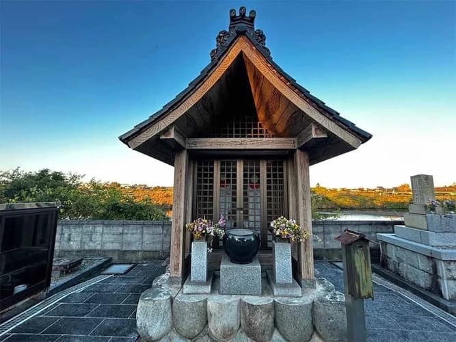 東小熊墓地