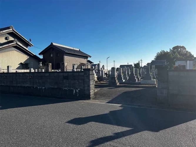 堀津墓地