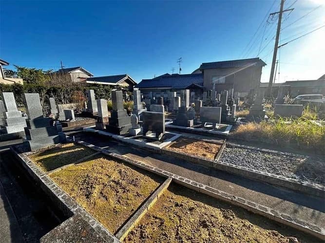 大浦三ツ屋霊園