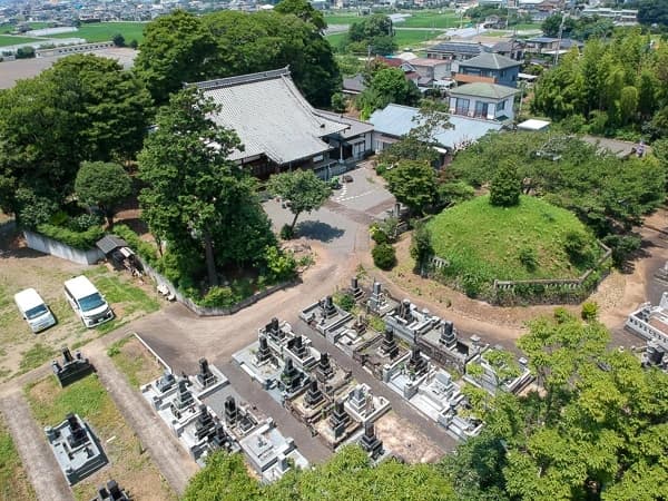 六萬部寺墓苑