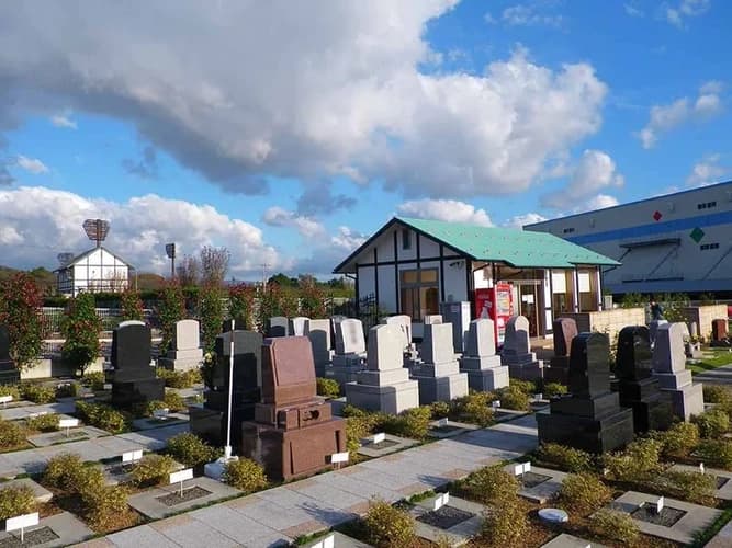 メモリアルパーク花の郷墓苑あしたか 樹木葬・永代供養塔
