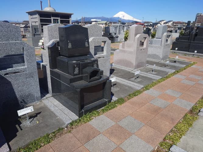慈光墓苑