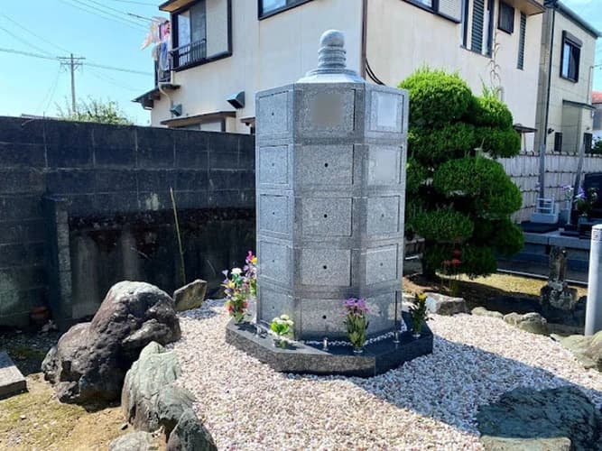 實相寺 のうこつぼ
