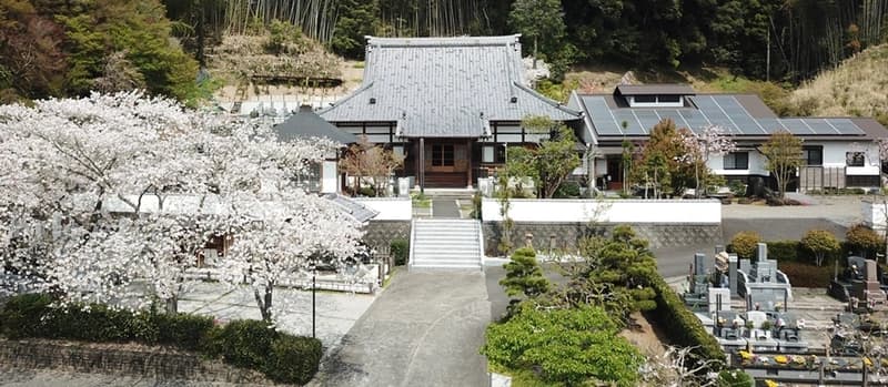 灌溪寺 永代供養塔「慈照塔」